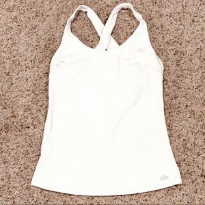 Alo Yoga Fitness Top With Built-in Shelf Bra